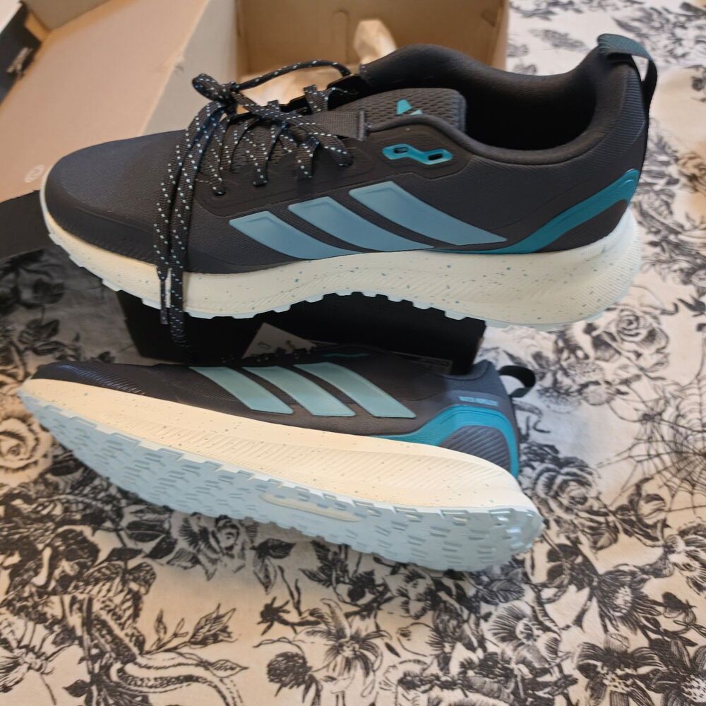 NWT's Runfalcon 5 TR Running Shoes Womens